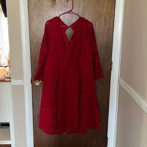 Womens plus size floral dress with see thru lace sleeve.